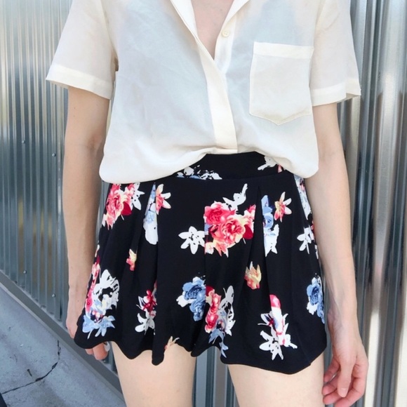 Express Flowy Mini Shorts Floral Pink Black Size Extra Small XS - Picture 8 of 8